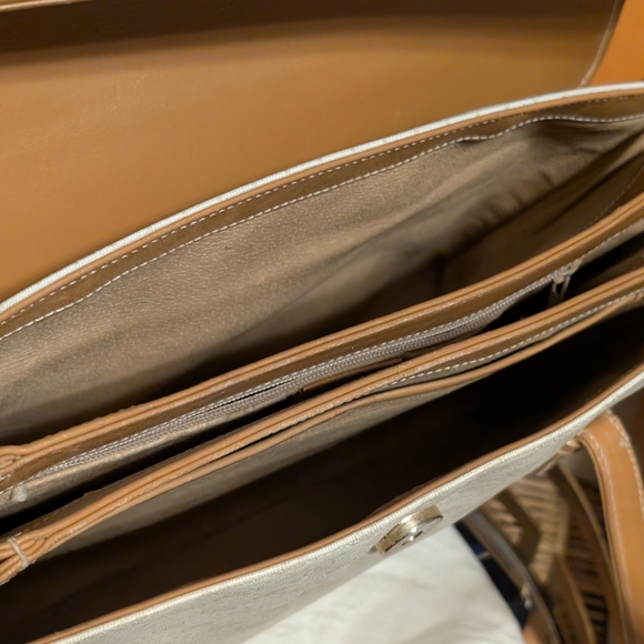 Gucci Beige and Brown Shoulder Bag - Picture 8 of 16